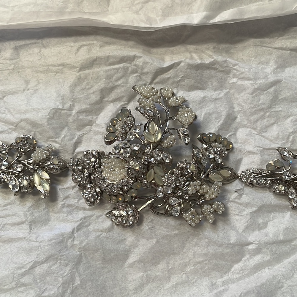 Maria Elena Bridal Headpiece - Picture 10 of 12